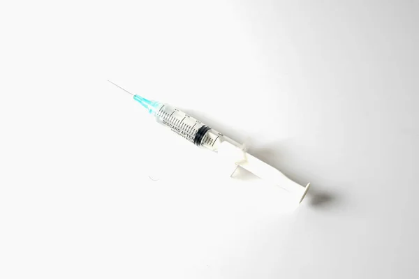 Medicinskt Koncept Med Spruta För Vaccination Isolerad Vitt — Stockfoto