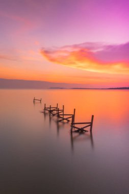 Muhteşem tropikal plajın manzarası. Doğa bileşimi ve canlı renkler.