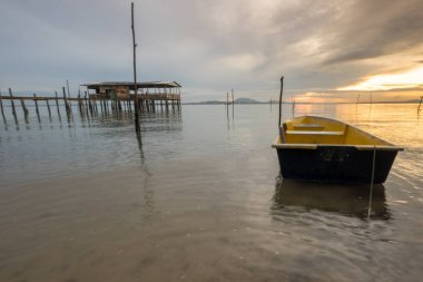 Muhteşem tropikal plajın manzarası. Doğa bileşimi ve canlı renkler.