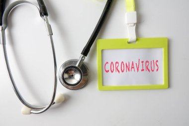 Tıbbi Konsept: Stetoskop ve Kimlik etiketi Coronav
