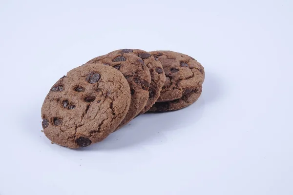 ホワイトで隔離されたチョコレートクッキー — ストック写真