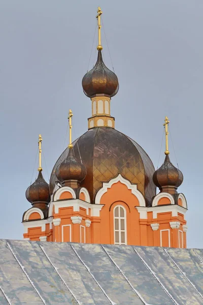 Dômes Cathédrales Contre Ciel Bleu Russie Ville Tikhvin — Photo