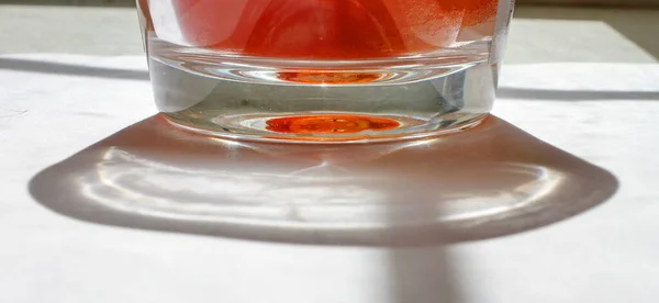 Bir mum kadehinden aromalı güzel bir gölge