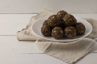 Yulaf, tohum ve fındık enerji topları