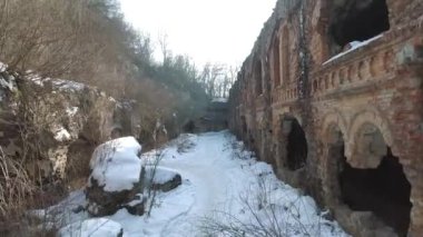 Tarakanivskiy Kalesi, Rivne Bölgesi, Ukrayna çevresindeki 4k hava manzarası.
