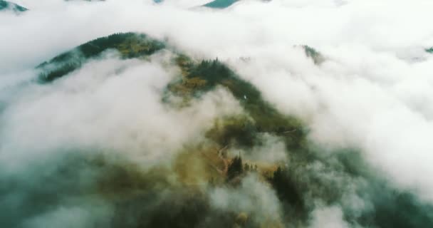 Volando Por Encima Las Nubes Hermosas Montañas Video Drone — Vídeo de stock