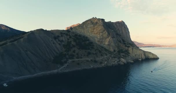 Luchtfoto Uitzicht Natuur Mijlpaal Bergen Zonsondergang Zwarte Zee Nieuw Licht — Stockvideo