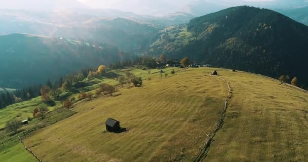 Herbstfarbener Wald Mit Blick Auf Bunte Herbstbäume Felder Tal Bei — Stockvideo