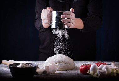 Baker hamur tablo hazırlar