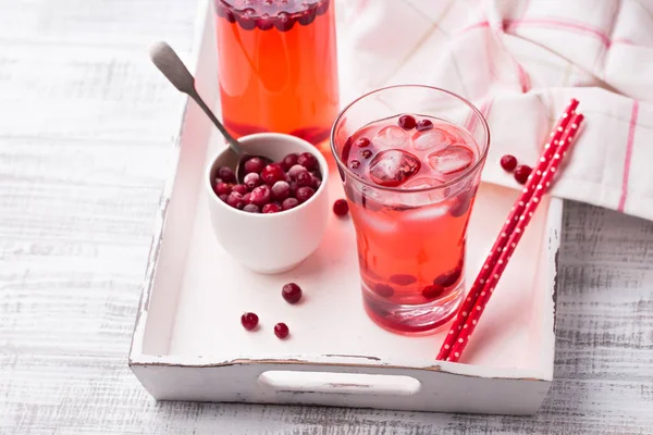 Cocktail rinfrescante con mirtillo e ghiaccio — Foto Stock