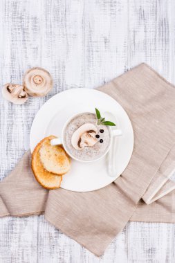 kremalı mantar çorbası