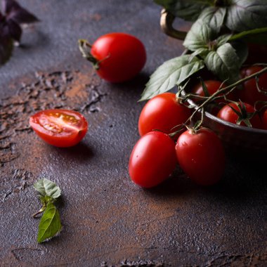 Taze üzüm domates fesleğen için ile malzemeler yemek olarak kullanın