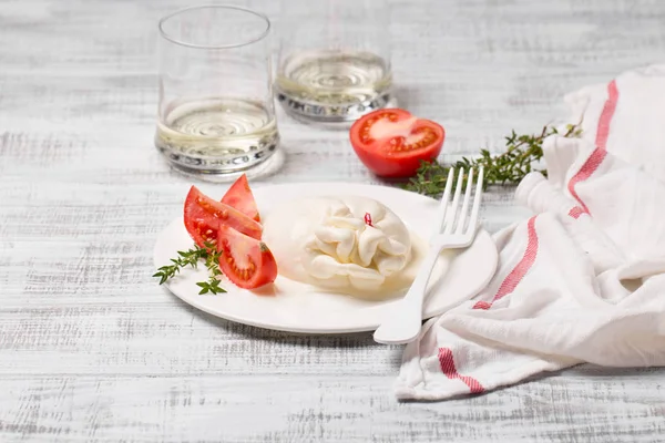 İtalyan peynirli burrata