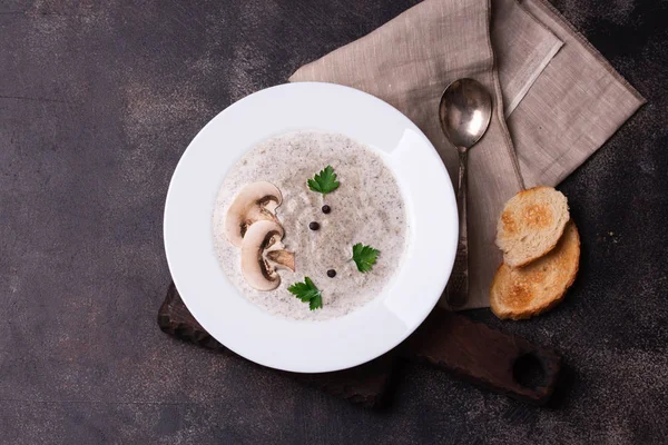 Mushroom soup with parsley and fungi — Stock Photo, Image