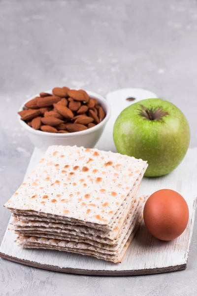 Ceremonial foods on the Passover holiday — Stock Photo, Image