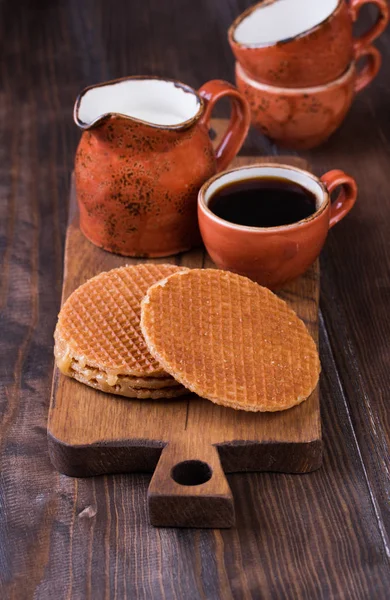 Stroopwafels або голландські Waffles з карамеллю. — стокове фото