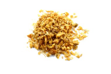 Kızarmış sarımsak, beyaz arka planda yakın plan.