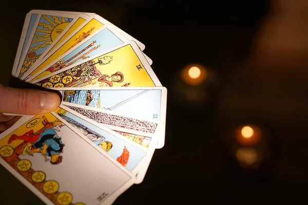 Tarot cards, fortune telling rite with occult and esoteric symbols. — Stock Photo, Image