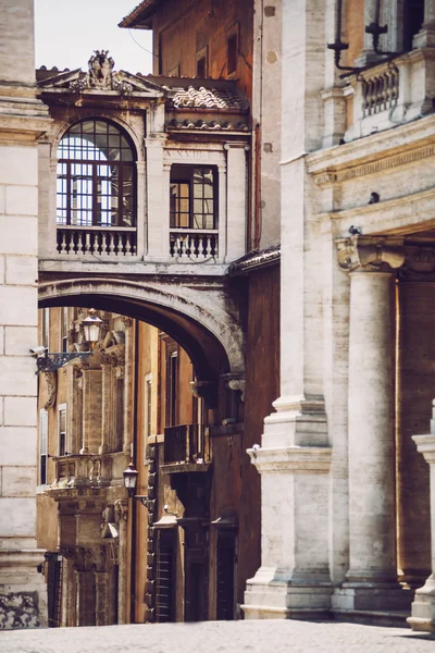 De mening van de mooiste straat van Rome, Italië — Stockfoto