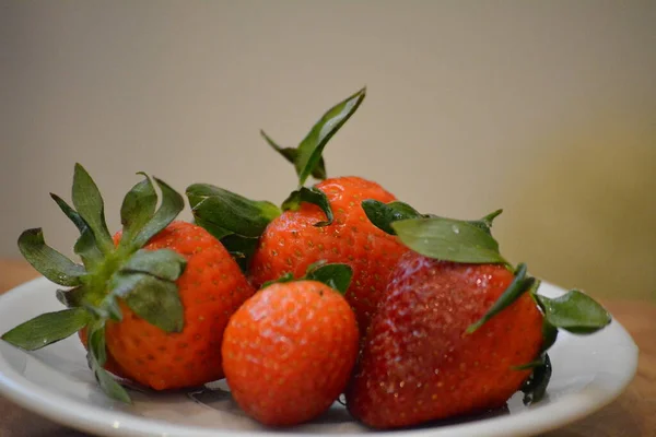 Fresa Frutas Foto Sobre Fondo Borroso —  Fotos de Stock