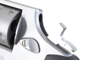 Hazır durumda tabanca çekiç