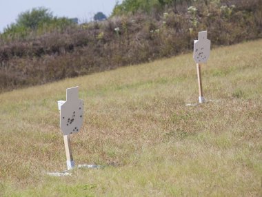 Rekabet çekim için çelik hedefleri