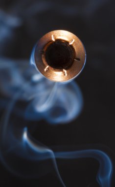 Gelen mermi ve duman