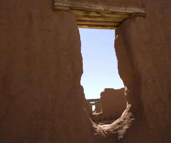 Ventana de ruinas en Nuevo México — Foto de Stock