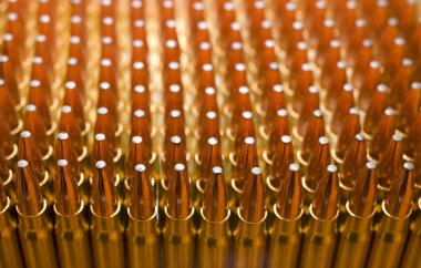 Tüfek cephane ile aydınlatma altında