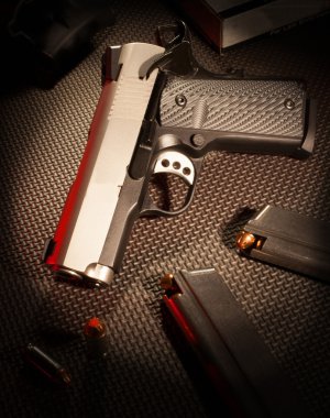 Yarı otomatik tabanca