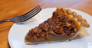 cevizli pasta dilimi