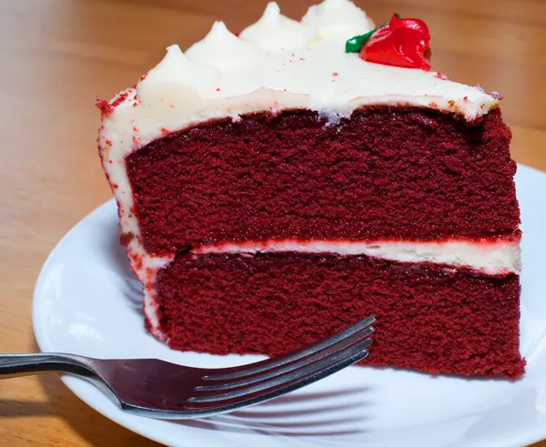 Rico pastel de terciopelo rojo — Foto de Stock