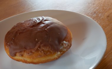 Kahvaltıda tatlı çörek