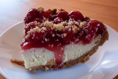 Cheesecake tarihinde kirazlı tepesi