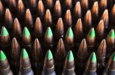 Tüfek kartuşları üzerinde çelik madde işaretleri