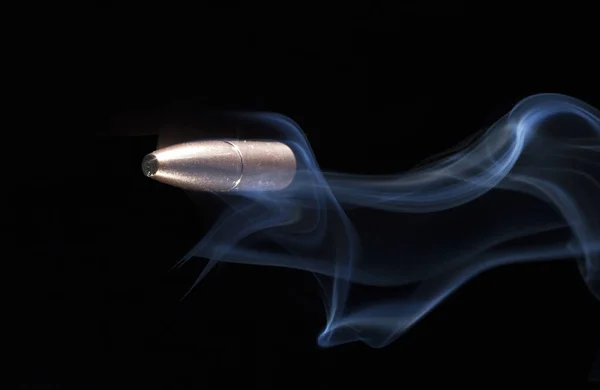 Snabb kula och rök — Stockfoto