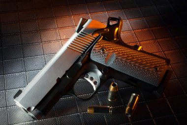 Yarı otomatik tabanca