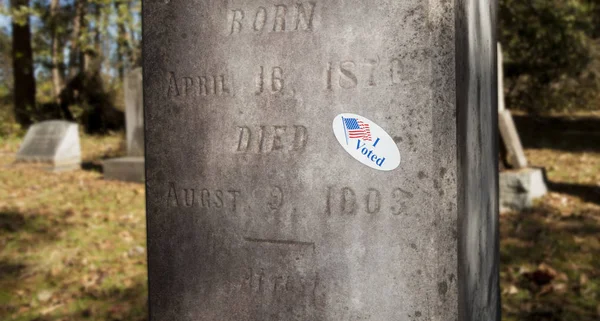 Sticker that indicates a dead voter — Stock Photo, Image