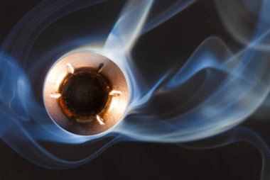 Uçan mermi ve duman