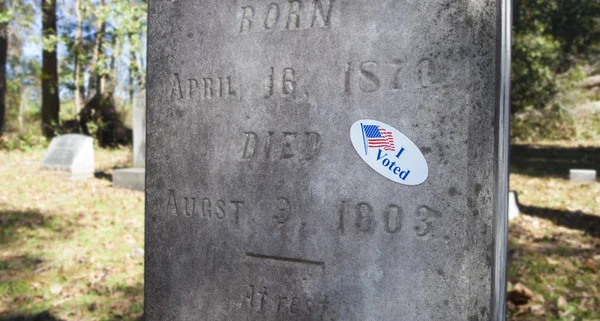 Dead person voting — Stock Photo, Image