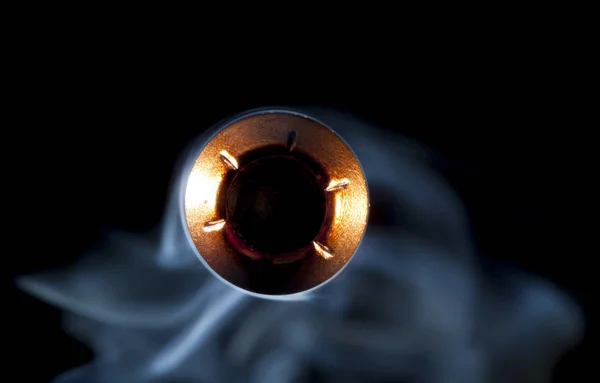 Bala con humo detrás — Foto de Stock