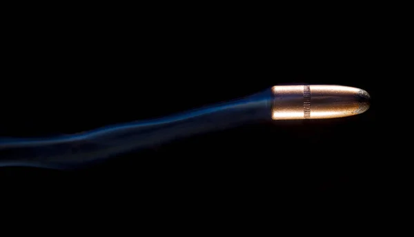 煙で弾丸をストリー キング — ストック写真