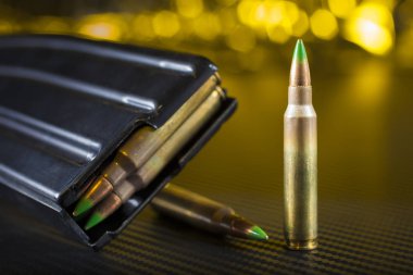 AR-15 cephane ve dergi