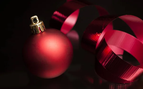 Bombilla roja de Navidad —  Fotos de Stock