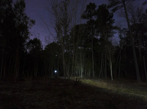 Verlorener Wanderer in der Nacht — Stockfoto