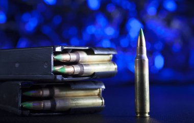 AR-15 mermi andmagazines mavi