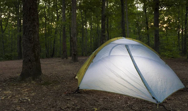 Oscurecimiento tienda de camping — Foto de Stock