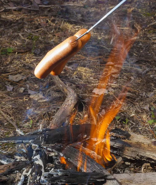 Matlagning över en eld — Stockfoto