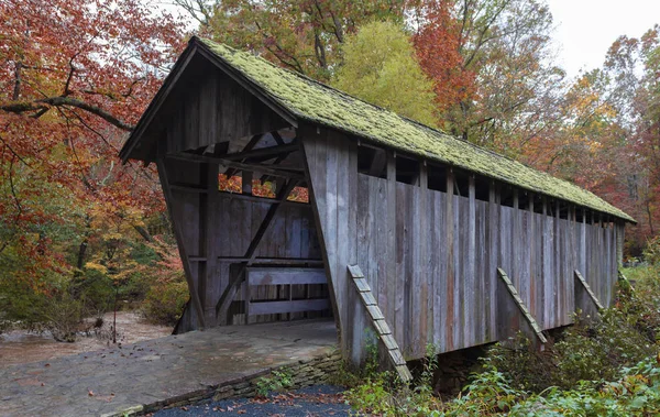 Pisgah pokryte most jesienią — Zdjęcie stockowe