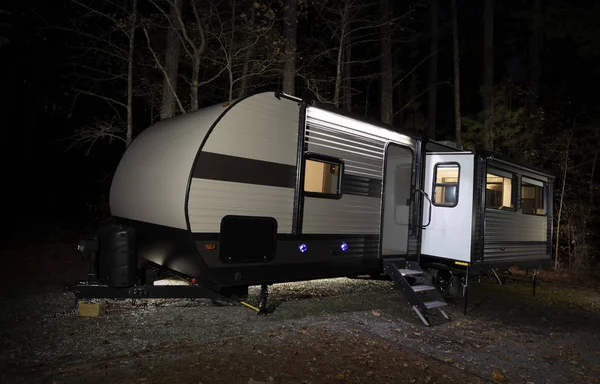 Towed trailer at Jordan Lake State Park — Stock Photo, Image